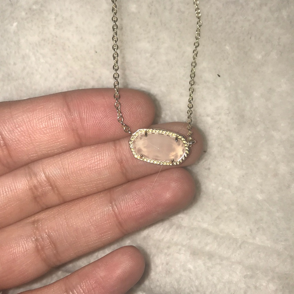 Kendra Scott necklace